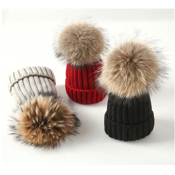 bonnet pompons fausse fourrure maille