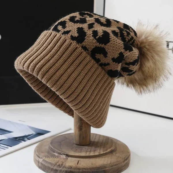 bonnet léopard chaud pompon